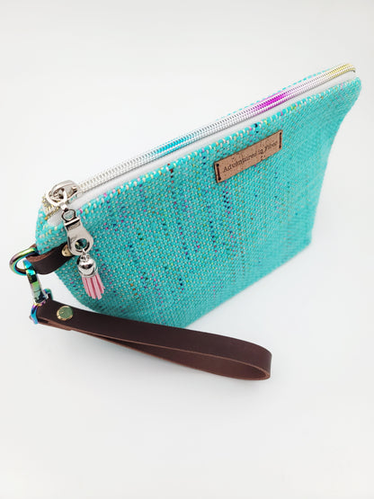 Large Notions Pouch