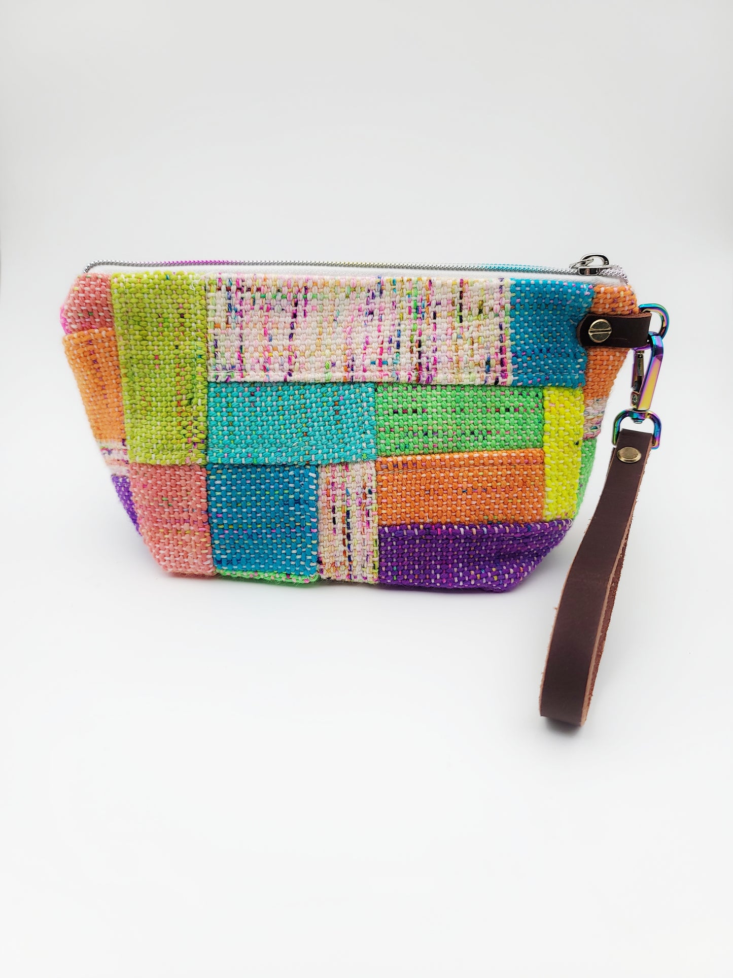Large Notions Pouch