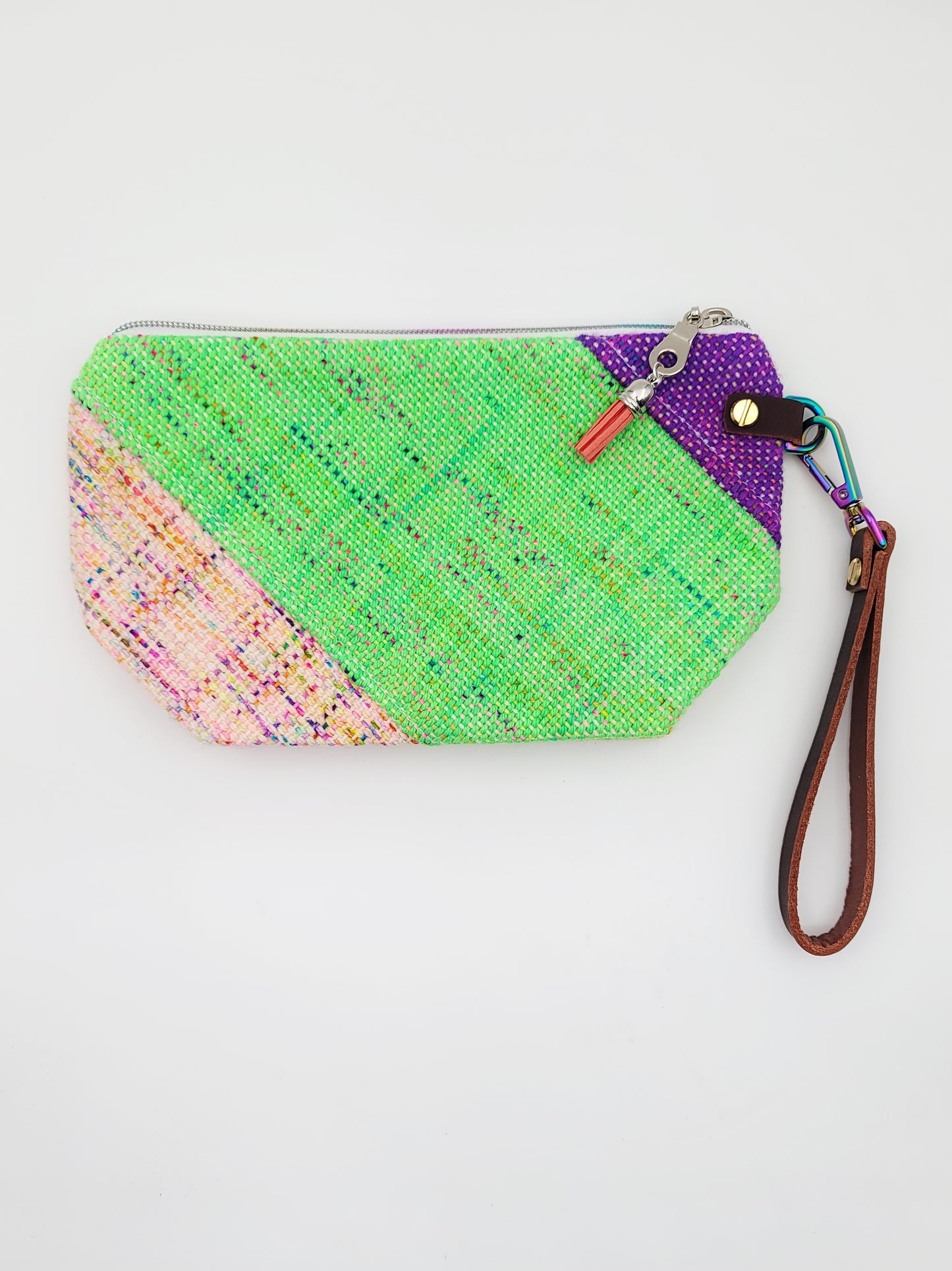 Large Notions Pouch