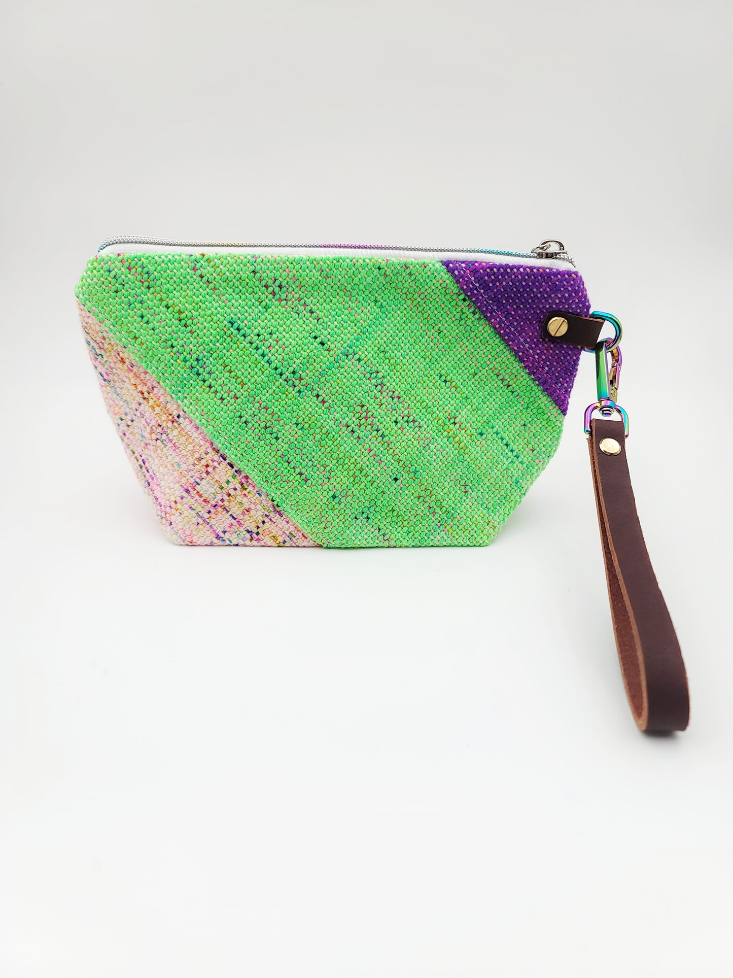 Large Notions Pouch