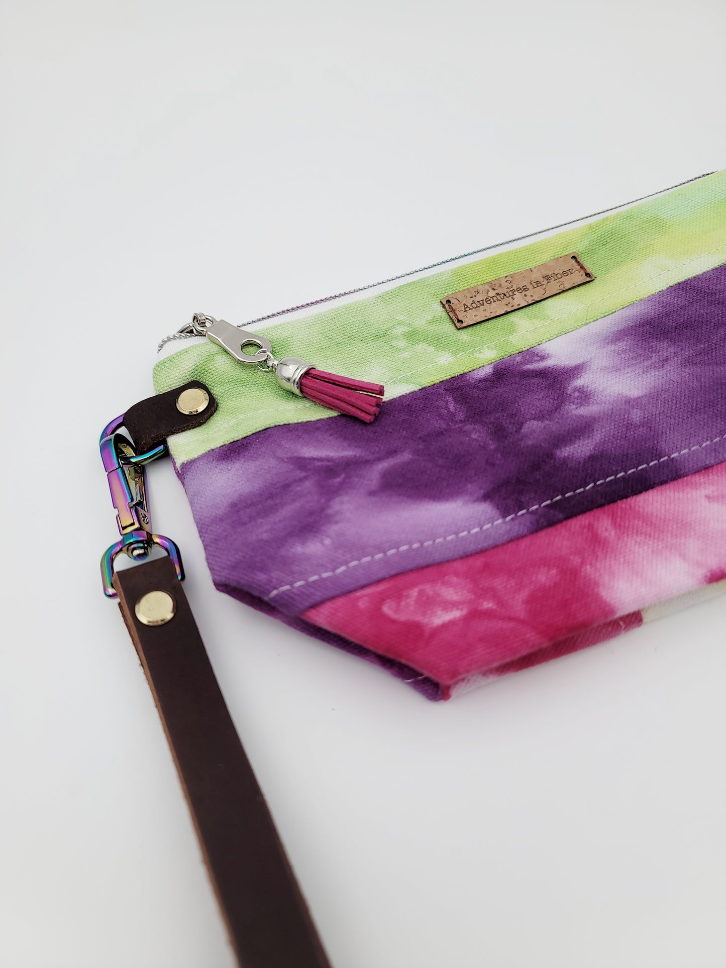 Large Notions Pouch