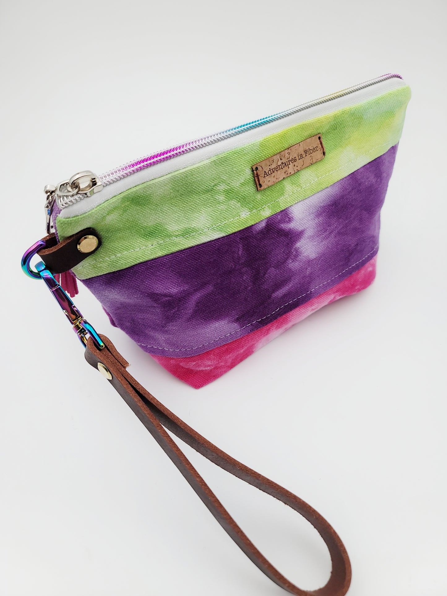 Large Notions Pouch